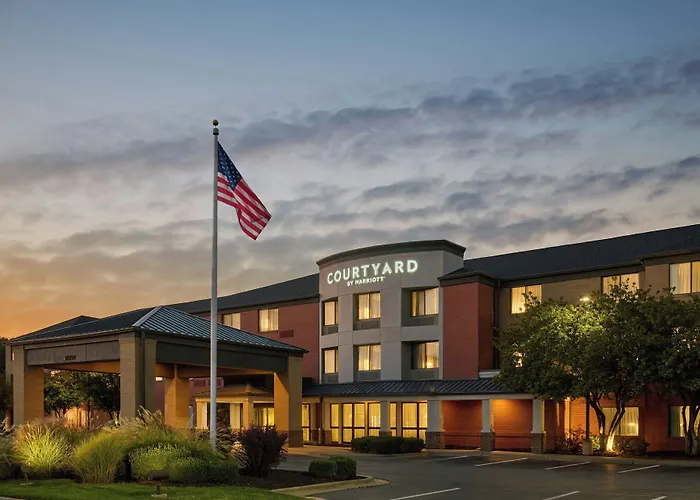 Courtyard By Marriott Kansas City Shawnee